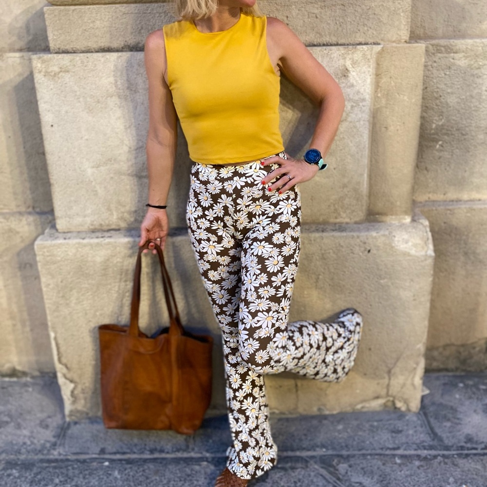 Bershka floral 70’s-style bell bottoms 🌼